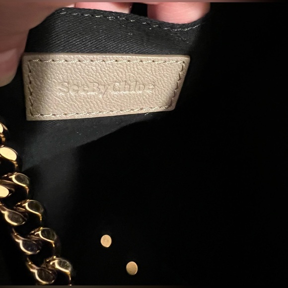 CHLOÉ
See by Chloé Leather tote - Picture 11 of 15